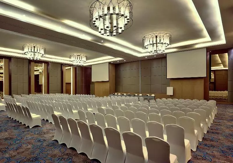 בית מלון כפרי Mercure Serpong Alam Sutera