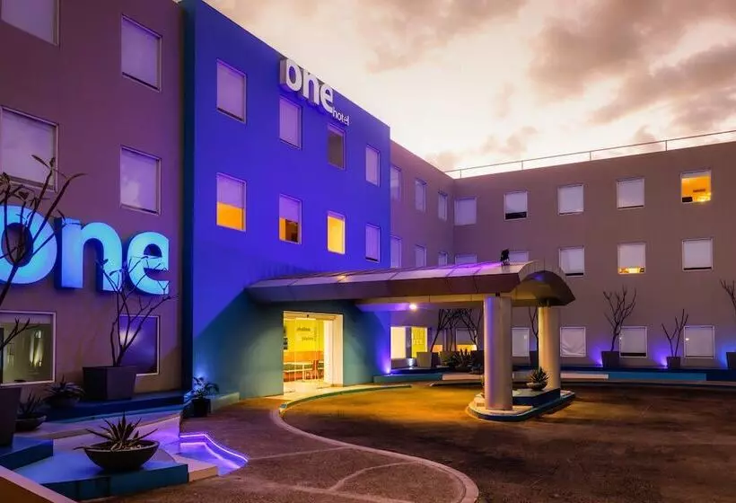 Отель One Oaxaca Centro