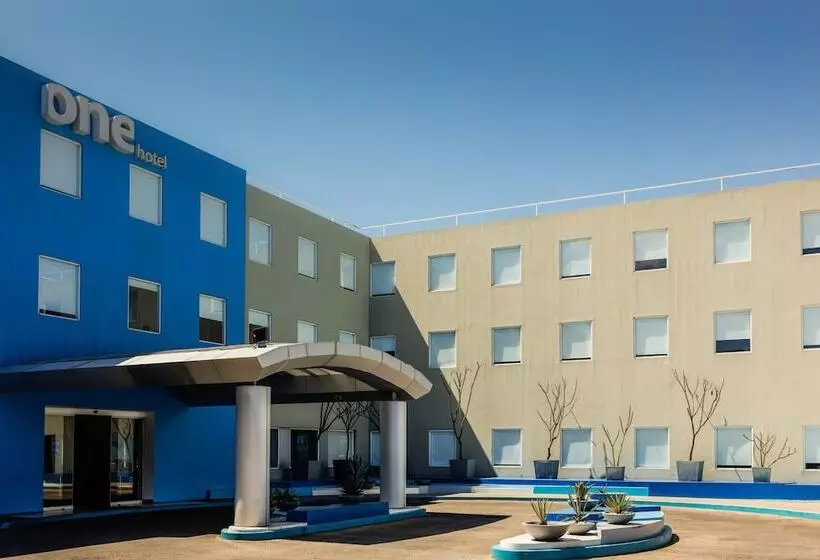 Отель One Oaxaca Centro