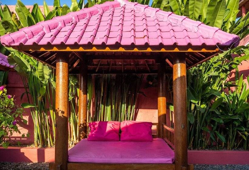 فندق Pinkcoco Uluwatu   Constant Surprises & For Cool Adults Only