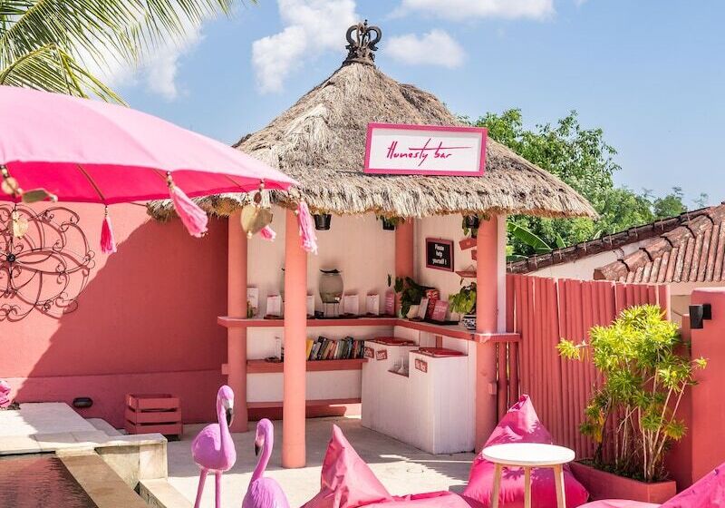 فندق Pinkcoco Uluwatu   Constant Surprises & For Cool Adults Only