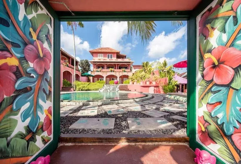 בית מלון כפרי Pinkcoco Uluwatu   Constant Surprises & For Cool Adults Only