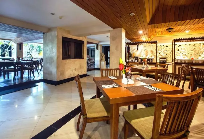 ホテル Royal Regantris Kuta