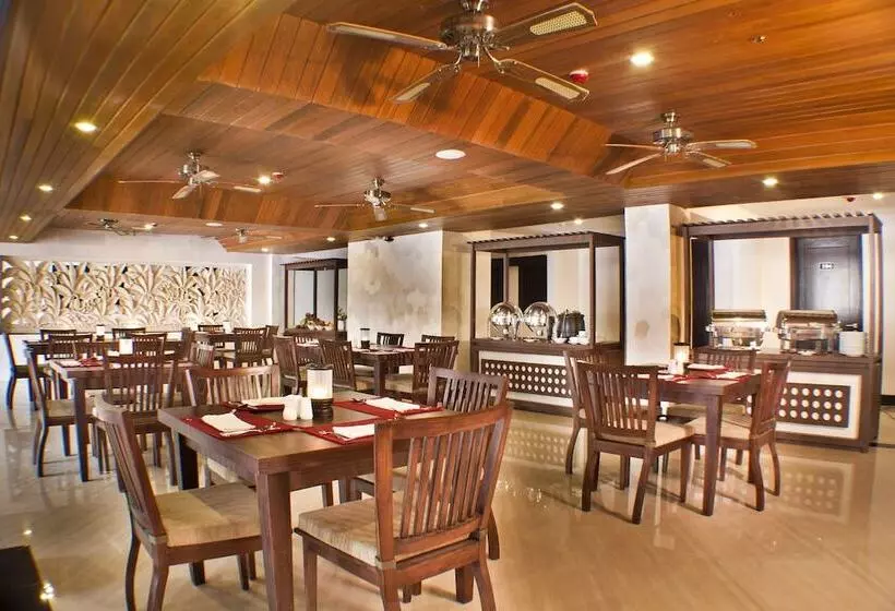 ホテル Royal Regantris Kuta