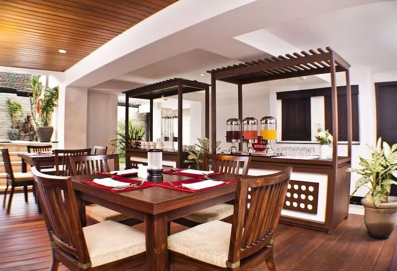 ホテル Royal Regantris Kuta