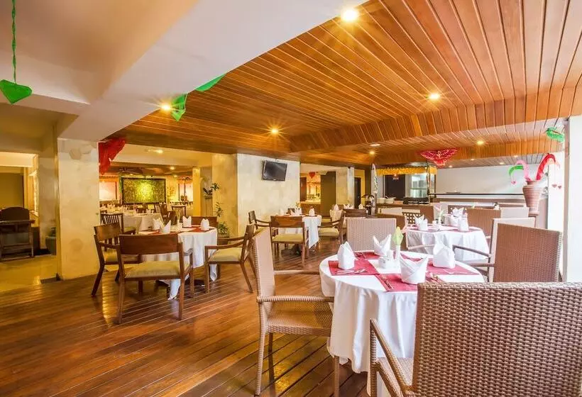 ホテル Royal Regantris Kuta