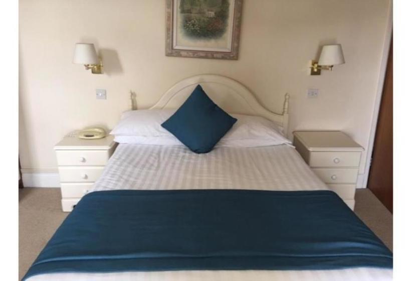 فندق Runnymede Court