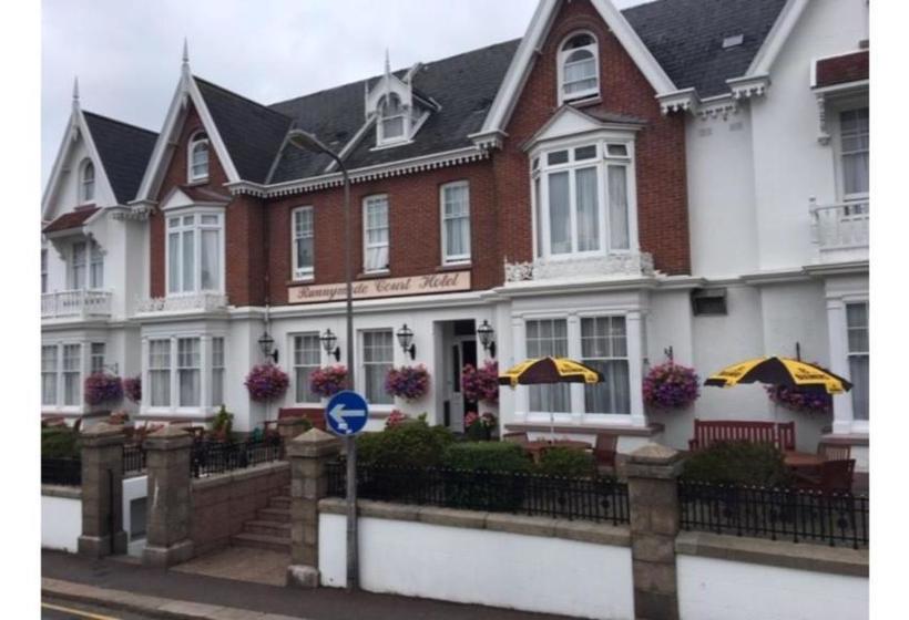 فندق Runnymede Court
