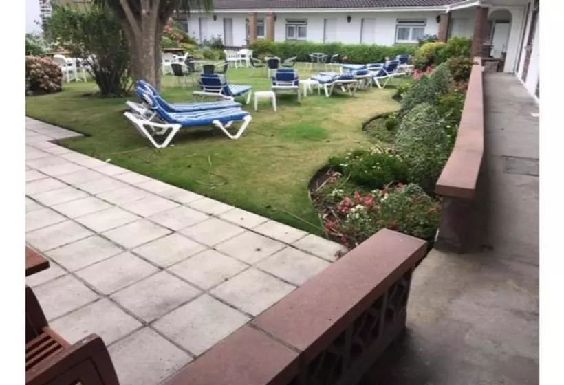 ホテル Runnymede Court