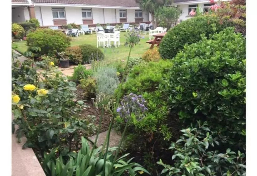 ホテル Runnymede Court