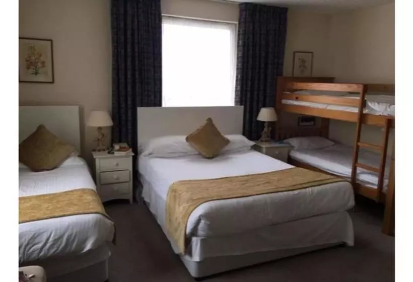 ホテル Runnymede Court