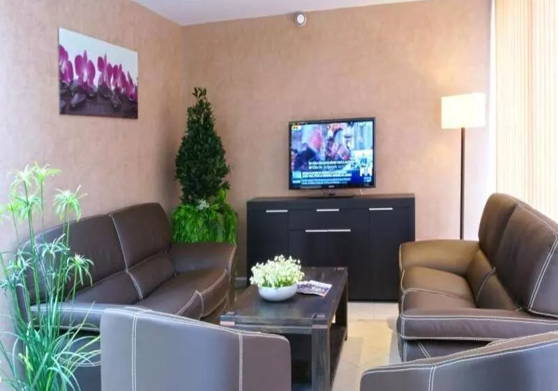 Hotel Paris Pacific Paris Villejuif  Pres Du Metro L Hay Les Roses Ligne 14   Direct Paris Aeroport Orly E