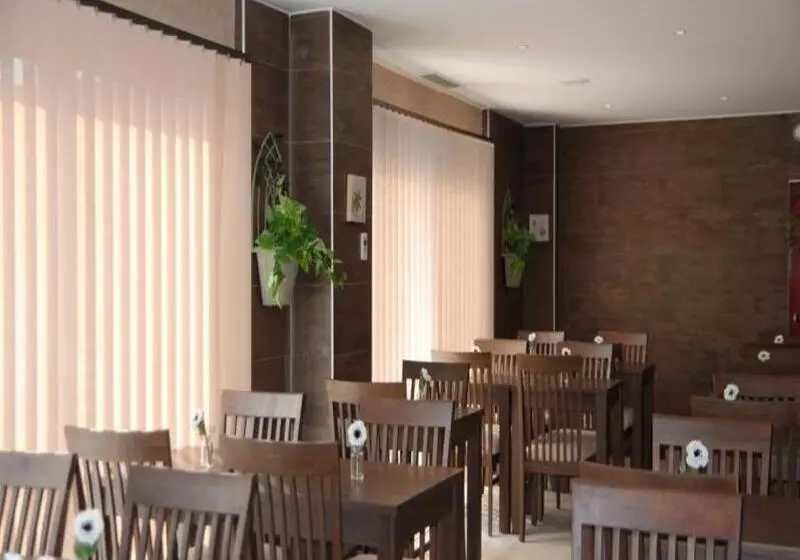 Hotel Paris Pacific Paris Villejuif  Pres Du Metro L Hay Les Roses Ligne 14   Direct Paris Aeroport Orly E