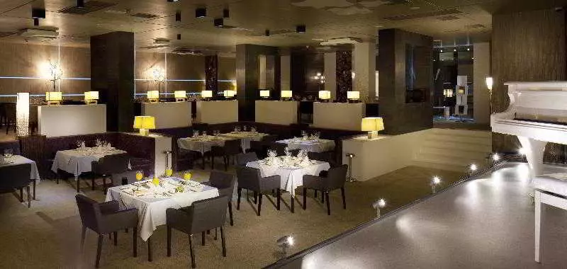 Hotel Ramada & Suites Baku