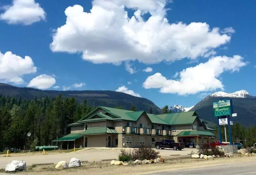 ホテル Glacier Mountain Lodge