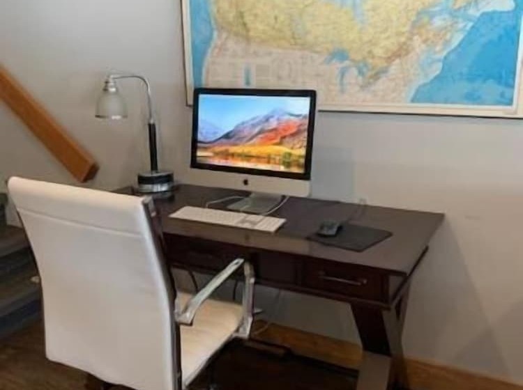 ホテル Glacier Mountain Lodge