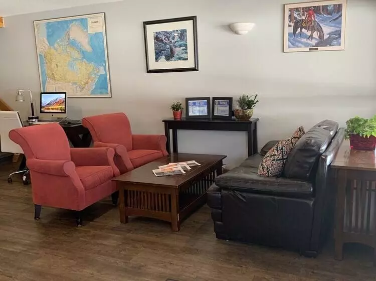 ホテル Glacier Mountain Lodge