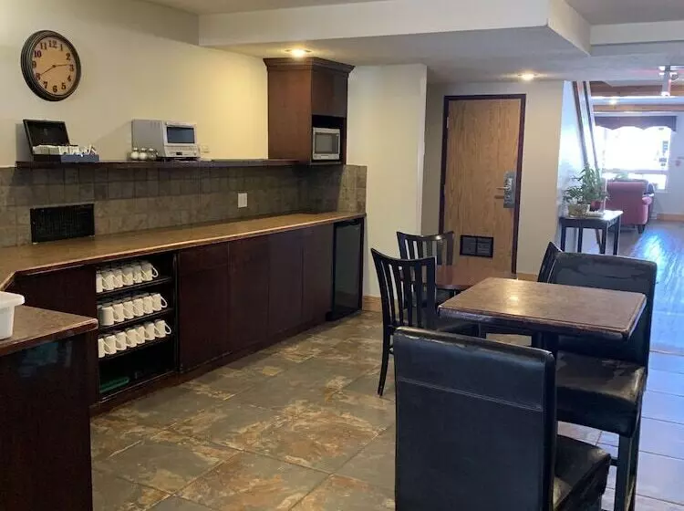 ホテル Glacier Mountain Lodge