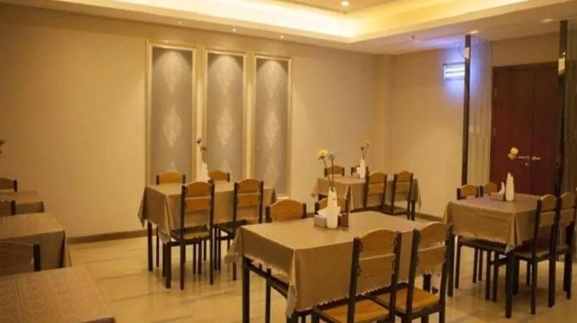 Hotelli Greentree Inn Jiansu Nantong Tongzhouwan Huanghe Road Business