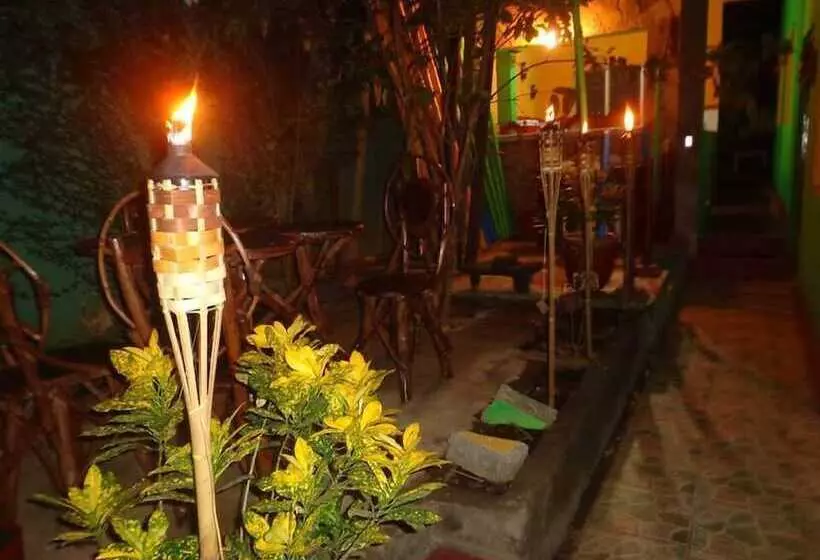 هتل Hostal Leyendas