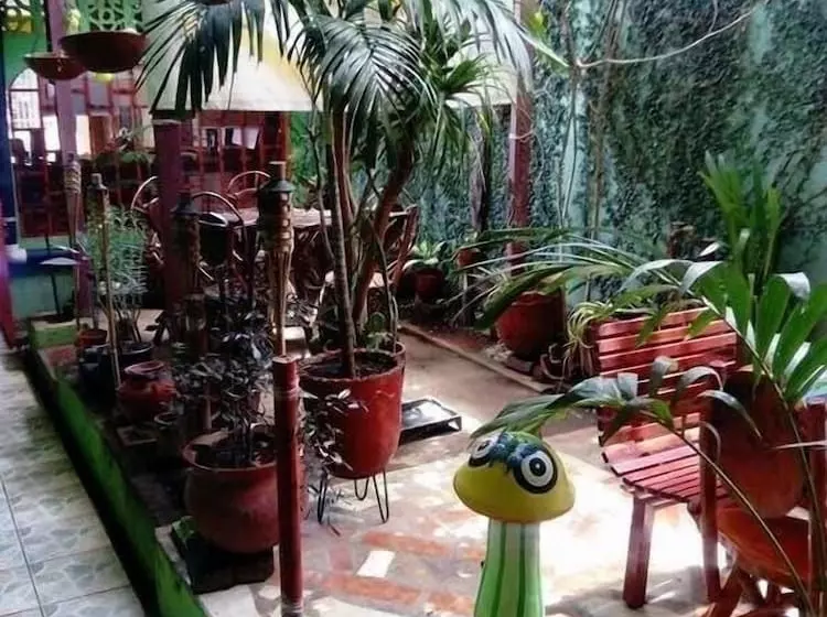 هتل Hostal Leyendas