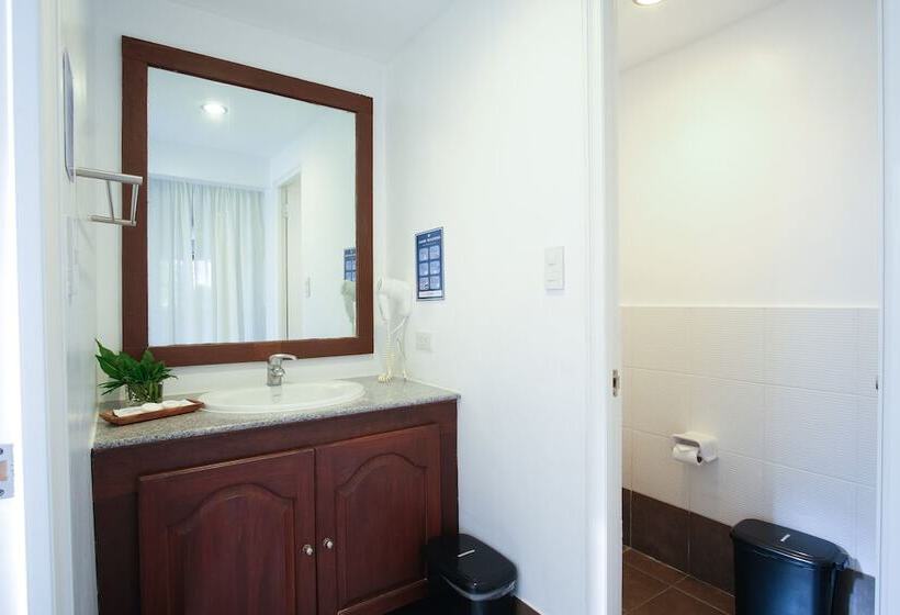 Отель Palm Beach Resort