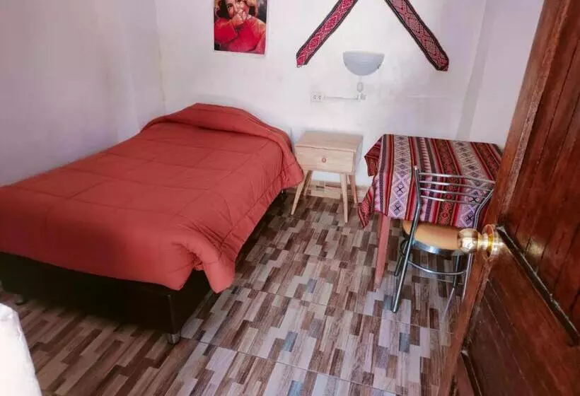 ユースホステル Hostal Raymi