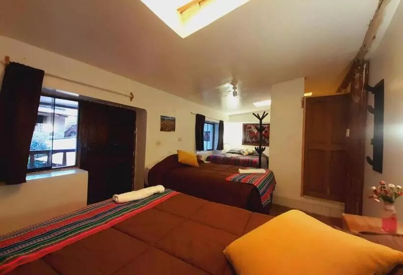 ユースホステル Hostal Raymi