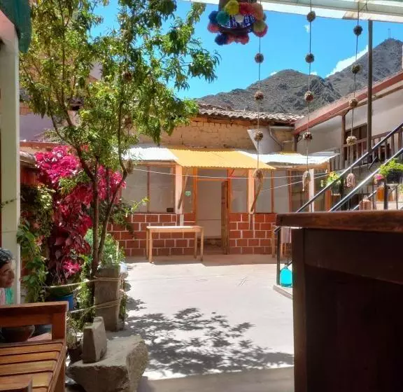 ユースホステル Hostal Raymi