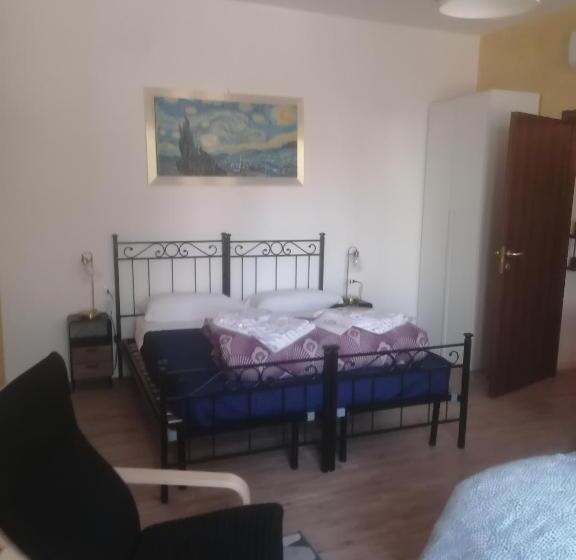 تختخواب و صبحانه Emmanueli65 Fronte Clinica Per 5 Matrimoniale 2 Singoli 1 Divano Letto