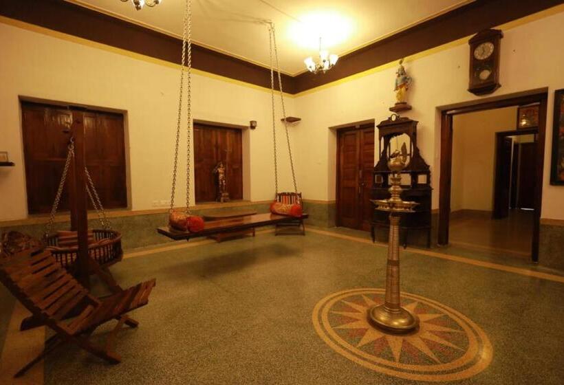 تختخواب و صبحانه Royal Stay Vintage