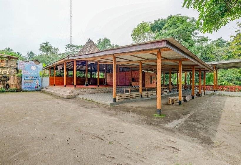 Отель Oyo Homes 90996 Desa Wisata Pulesari