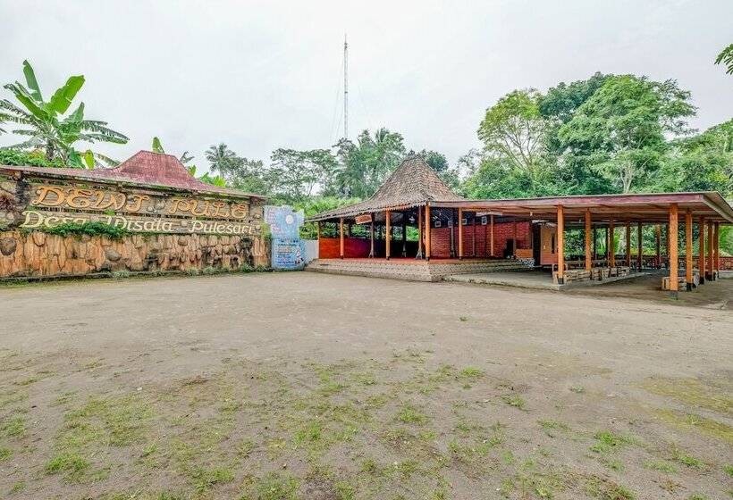 Отель Oyo Homes 90996 Desa Wisata Pulesari
