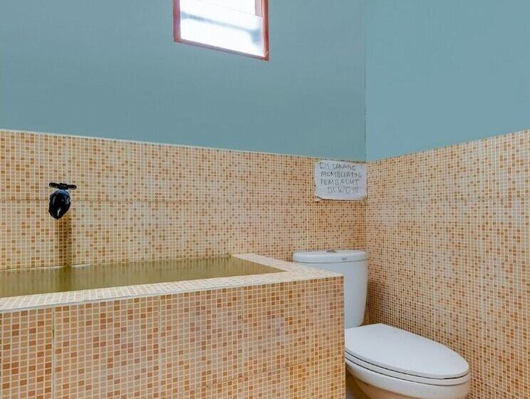 Отель Oyo Homes 90996 Desa Wisata Pulesari