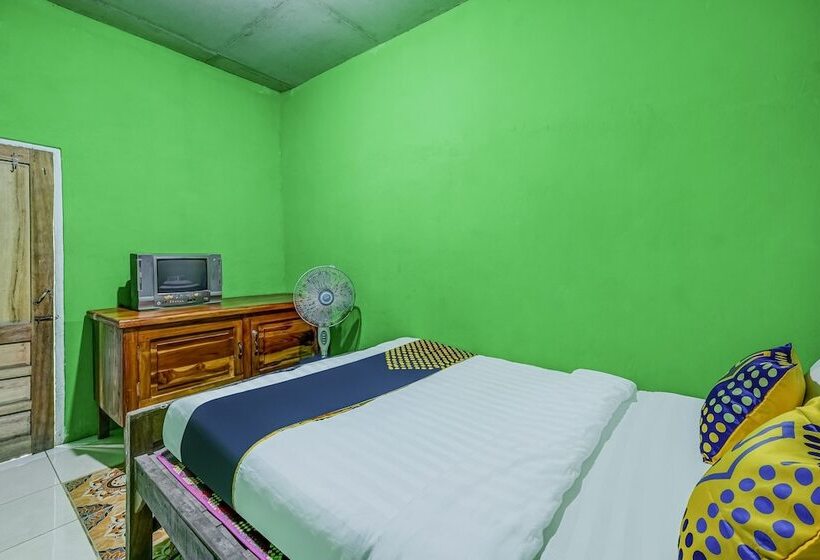 Отель Oyo Homes 90996 Desa Wisata Pulesari