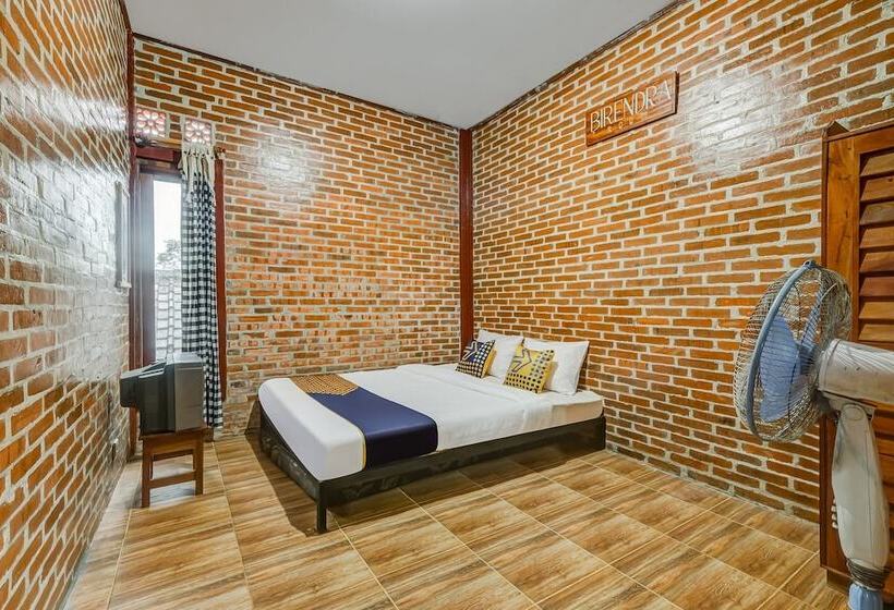 Отель Oyo Homes 90996 Desa Wisata Pulesari