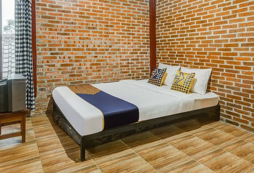 Отель Oyo Homes 90996 Desa Wisata Pulesari