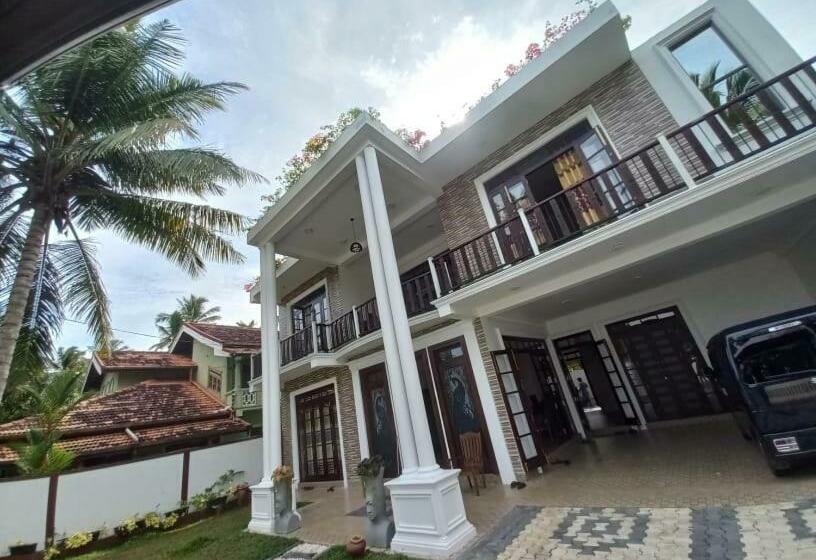 هتل Peacock Paradise Villa