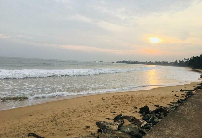 هتل Peacock Paradise Villa