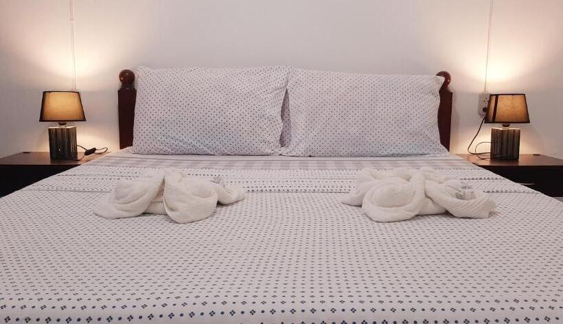 Pension A&c Aquino Guesthouse