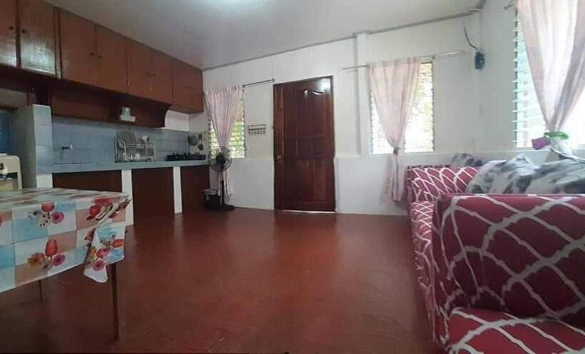 Pension A&c Aquino Guesthouse