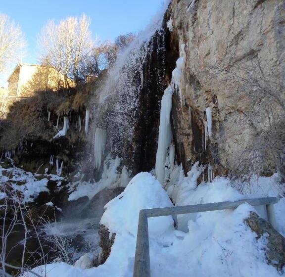 پانسیون Hostal Restaurante Serrania