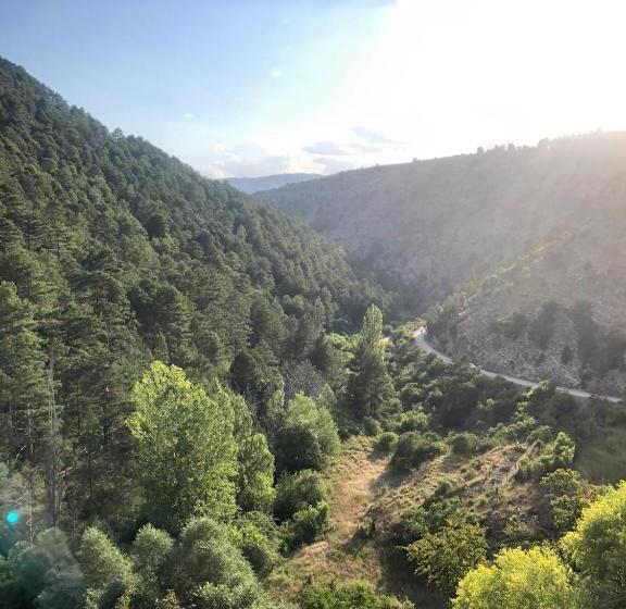 پانسیون Hostal Restaurante Serrania