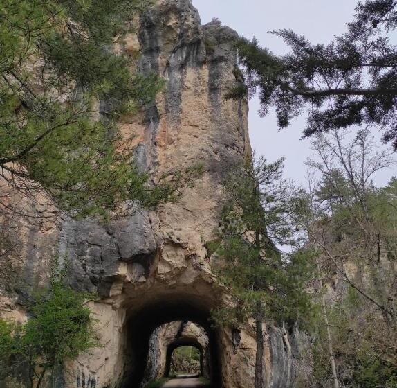 پانسیون Hostal Restaurante Serrania