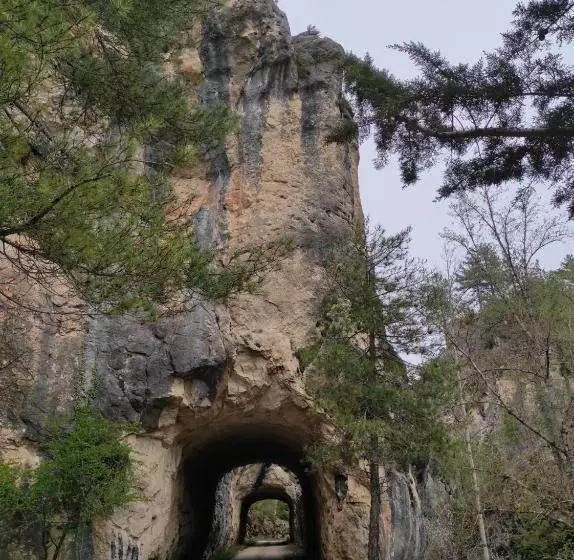 پانسیون Hostal Restaurante Serrania