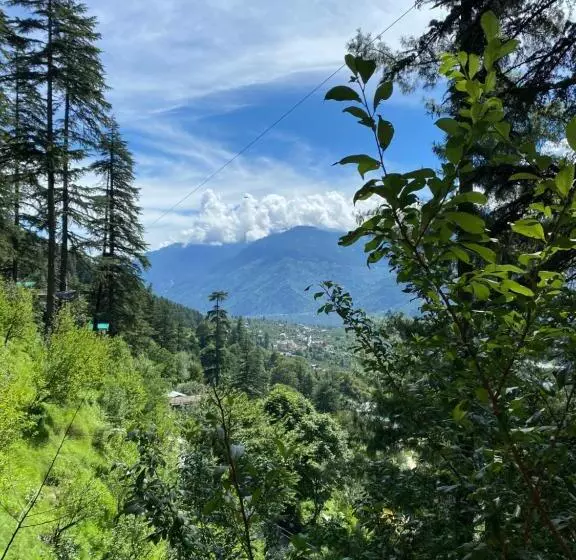 Retkeilymaja Tag S Stay, Naggar