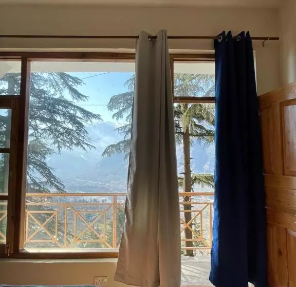 Retkeilymaja Tag S Stay, Naggar