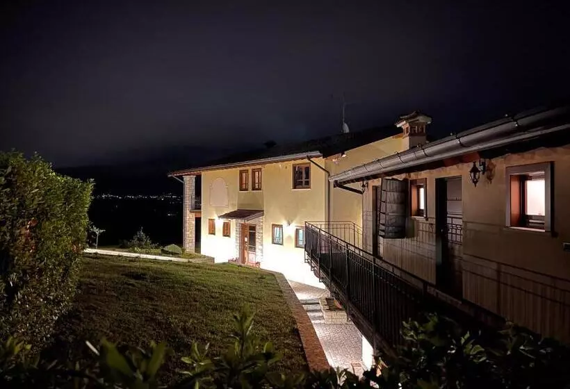 Aamiaismajoitus (B&B) La Fiocchina   Magic Place   Apartments & Studios In Garda Lake   Countryside Farmhouse, Inside The