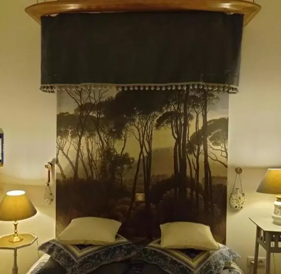ベッドアンドブレックファースト Le Château De Roquebère