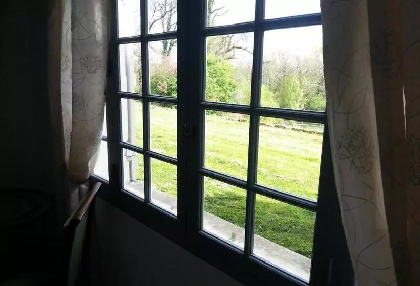 ベッドアンドブレックファースト Le Château De Roquebère